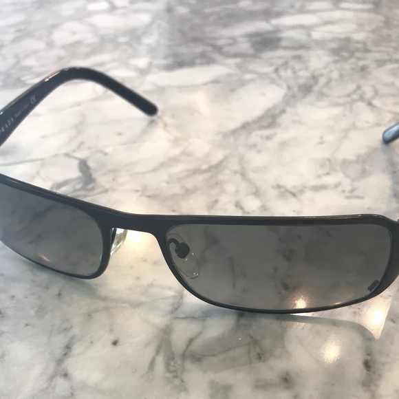 PRADA UNISEX SUNGLASSES - Picture 7 of 7